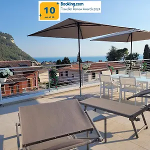 https://garda-view-nuovo-appartamento-con-solarium-vista-lago.hotelinveneto.com